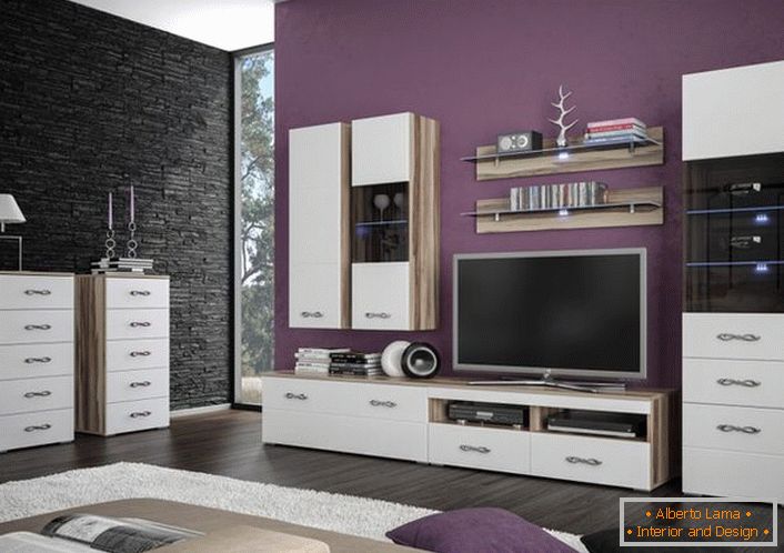 Un ejemplo de la variedad de posibilidades es la colocación de muebles modulares en la sala de estar. 