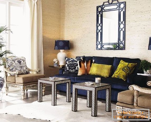 Eclecticismo y simetría en el diseño de la sala de estar