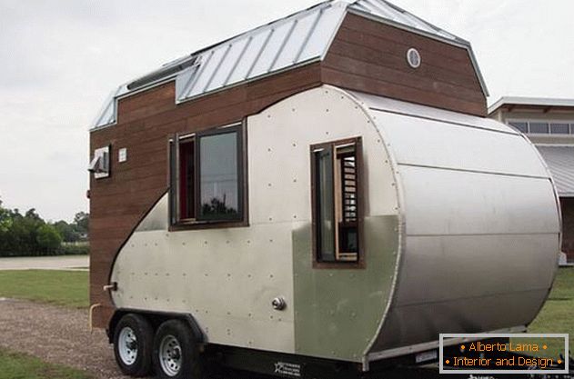 El car-house sobre ruedas: en el techo paneles fotovoltaicos