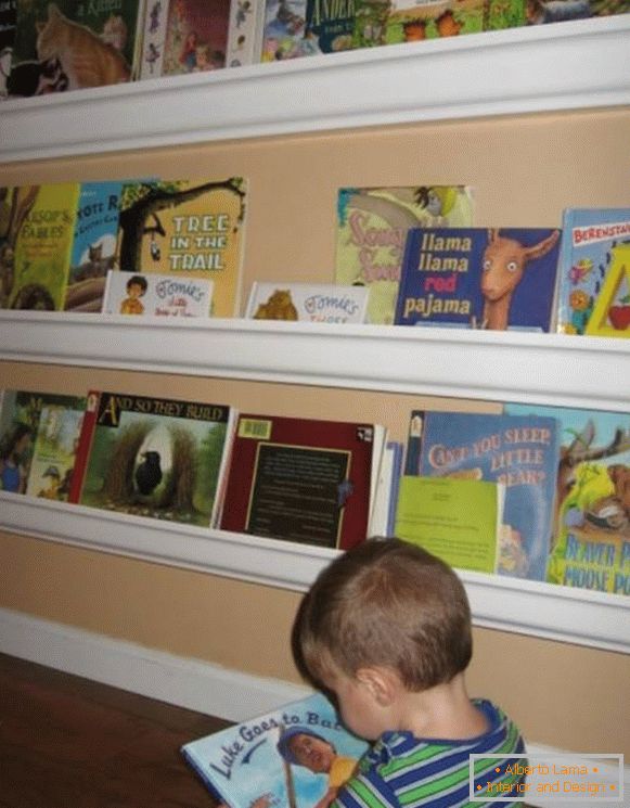 Decoración de una pared con libros