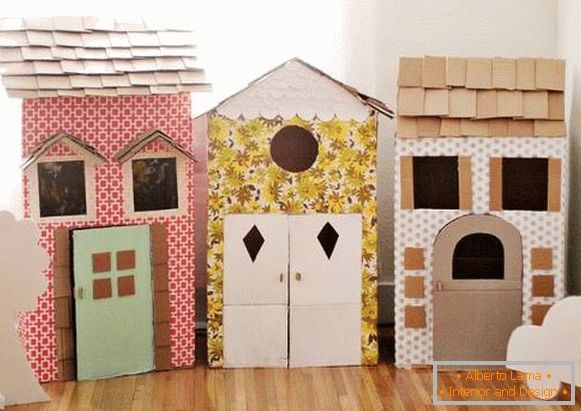 Casas de juguete hechas de cartón