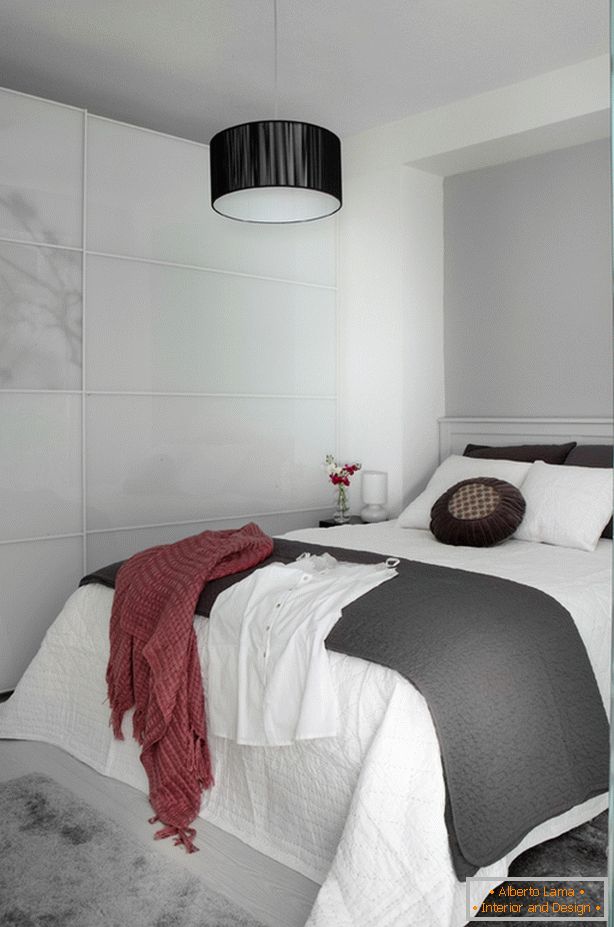 Dormitorio interior en color blanco