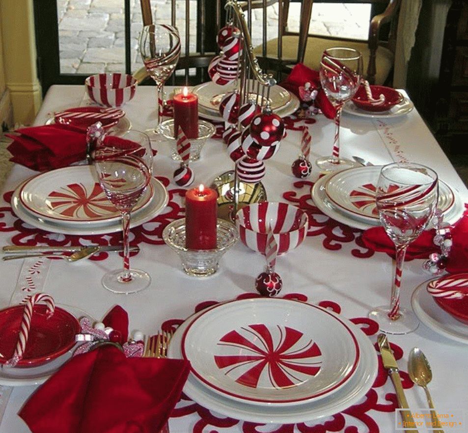 Configuración de mesa blanca y roja