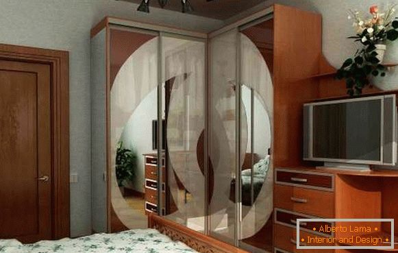 Hermoso gabinete de dormitorio para dormir - Foto de modelo de esquina con TV