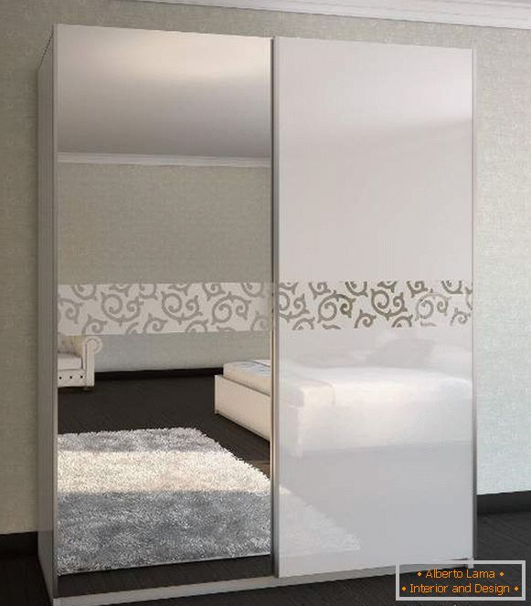 Armarios coupé modernos - diseño de fotos en el dormitorio con espejo
