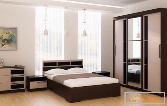 Diseño moderno de los armarios del compartimento en el dormitorio: dos colores y un espejo