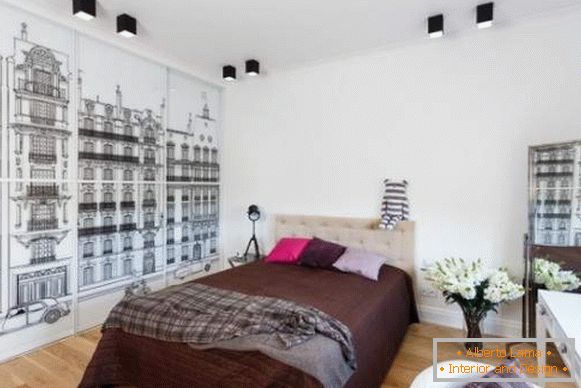 Diseño de dormitorio con un armario de compartimento con un patrón en blanco y negro