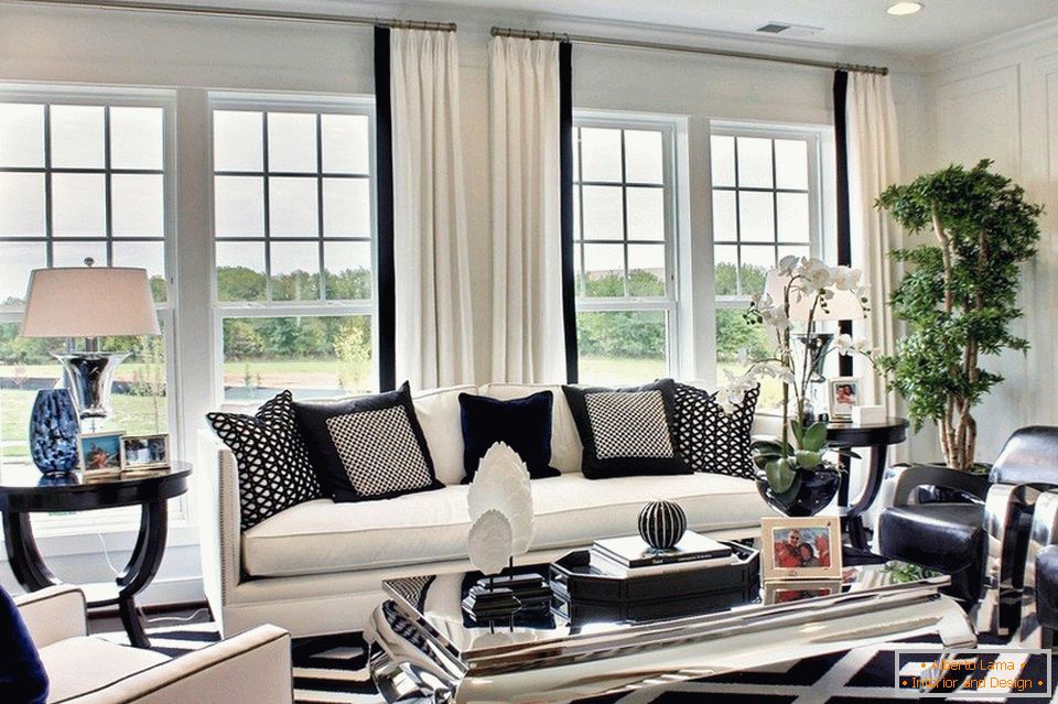 Cortinas para ventanas grandes en la sala de estar