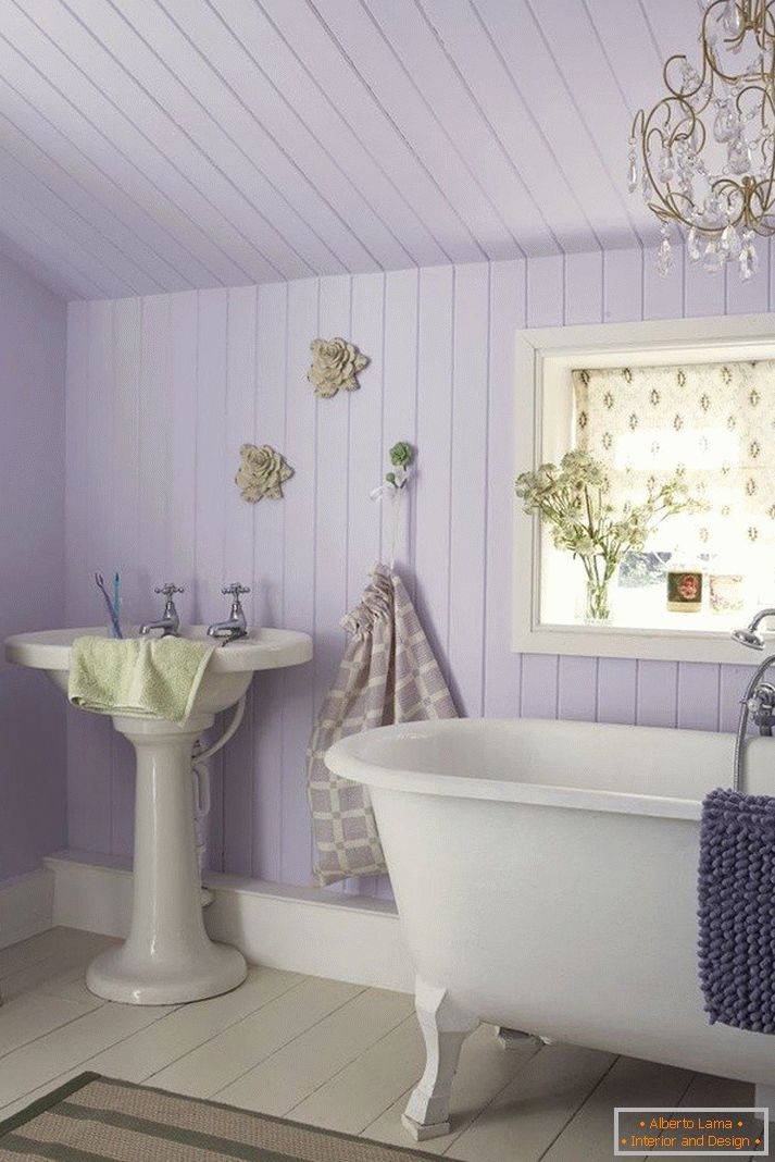 Cuarto de baño en color lila