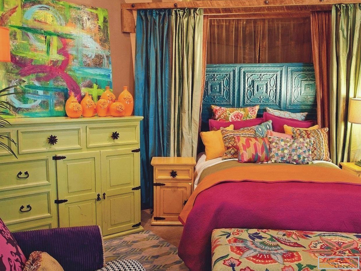 Dormitorio interior en colores brillantes