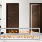 Diseño de un apartamento en blanco con puertas de wengué