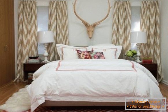 Hermoso diseño de cortinas de dormitorio en color beige