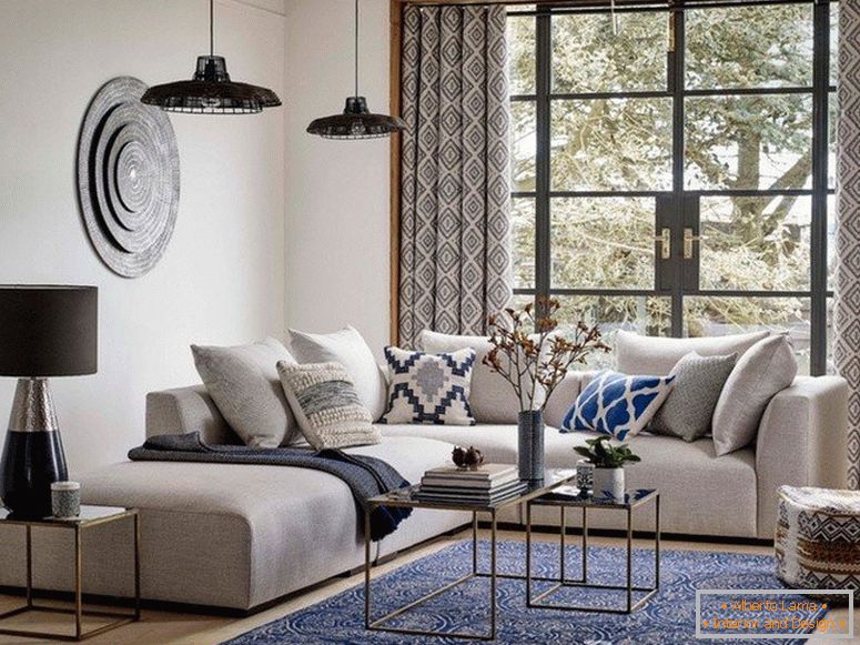 La combinación de muebles y textiles