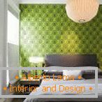Textura verde en las paredes en el dormitorio