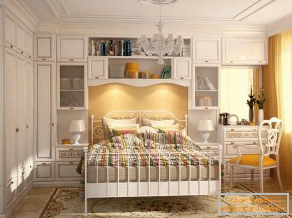 Armario en el dormitorio en el estilo de la Provenza - muebles empotrados Foto