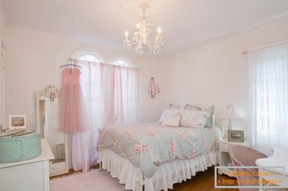 Dormitorio cheby chic en colores pastel