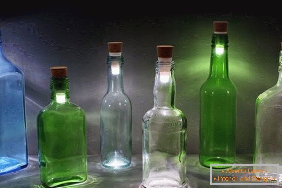 Lámparas de botellas con sus propias manos photo