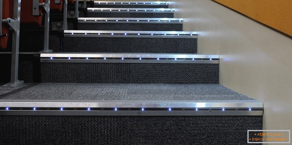 Iluminación LED de escaleras