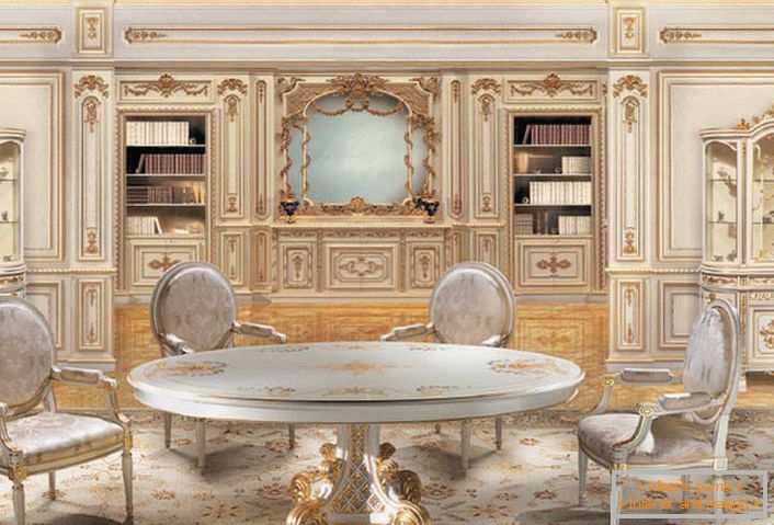 Proyecto de diseño en estilo barroco para una gran sala de estar. Las sillas de madera y una mesa están hechas en un estilo.