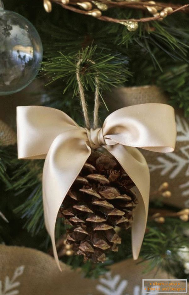 Elegante decoración para un árbol de Navidad