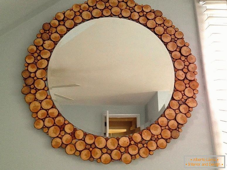 Decoración de un espejo спилами