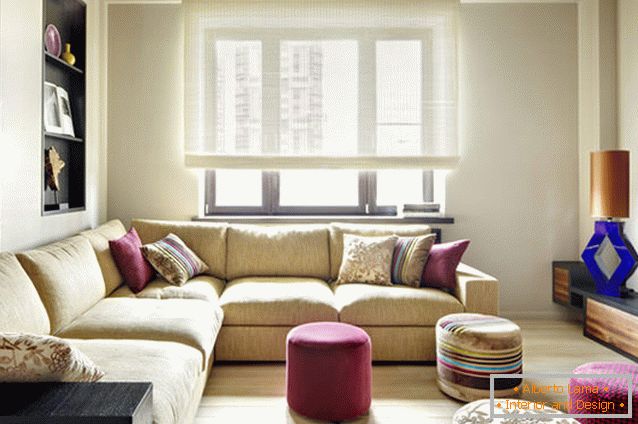 Diseño de la sala de estar en el estilo de la fusión