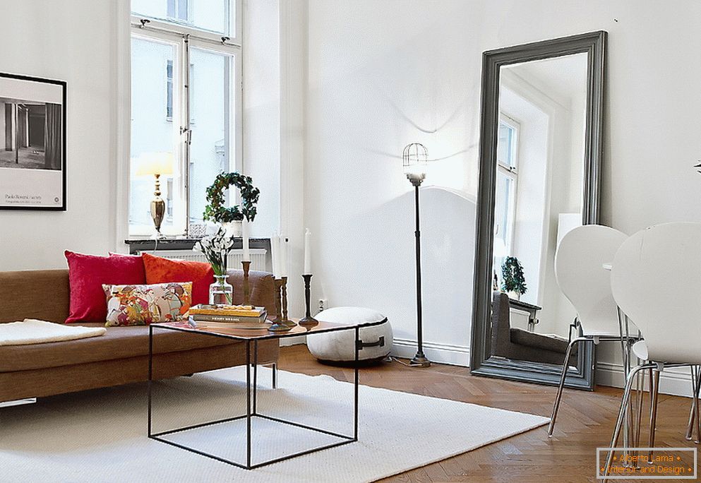 Interior de la sala de estar en el estilo del diseño escandinavo