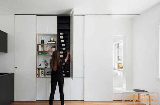 Pared modular en el interior del apartamento: cajas funcionales